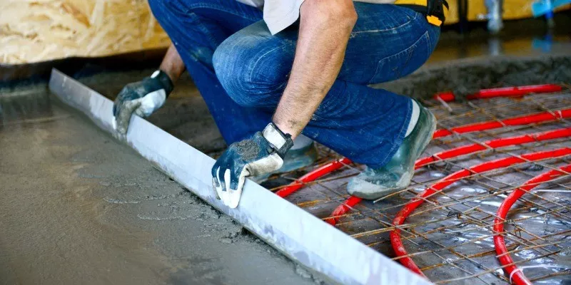 有人在安装水循环地暖